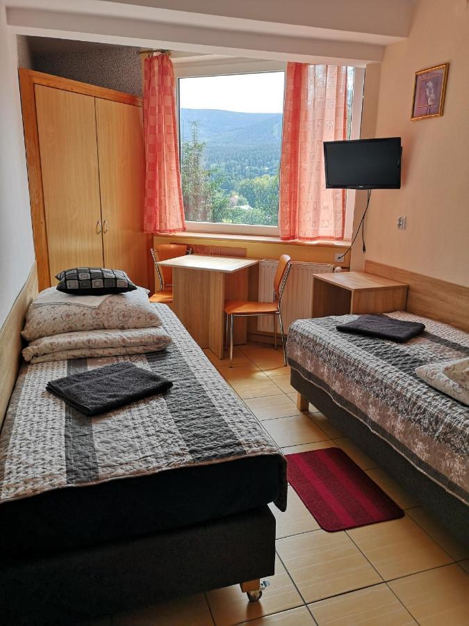 Bed and Breakfast Willa Mona à Szklarska Poreba Extérieur photo